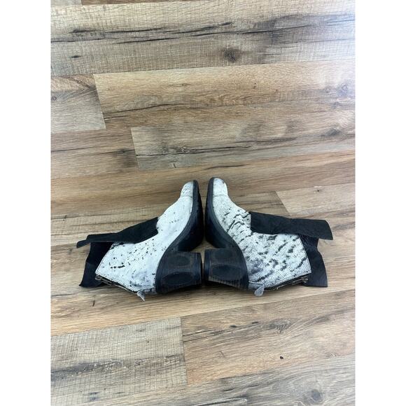 Papucei Size 7 38 Leather Booties  Black Withe  Handmade Romania  Boots - Picture 3 of 6